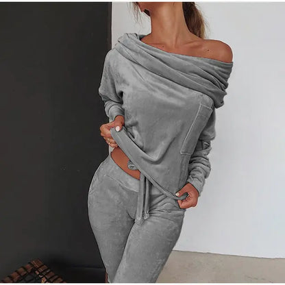 Women's Off-the-Shoulder Velvet Pajama Set - Comfortable Jogging Style Sleepwear for Autumn and Winter