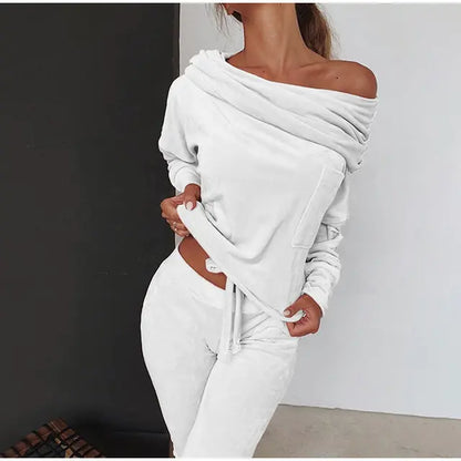 Women's Off-the-Shoulder Velvet Pajama Set - Comfortable Jogging Style Sleepwear for Autumn and Winter